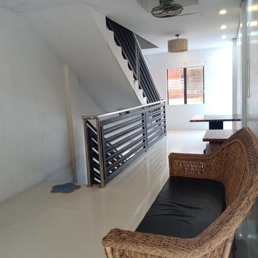 Chelle'S Apartelle-Inn El Nido Exterior photo